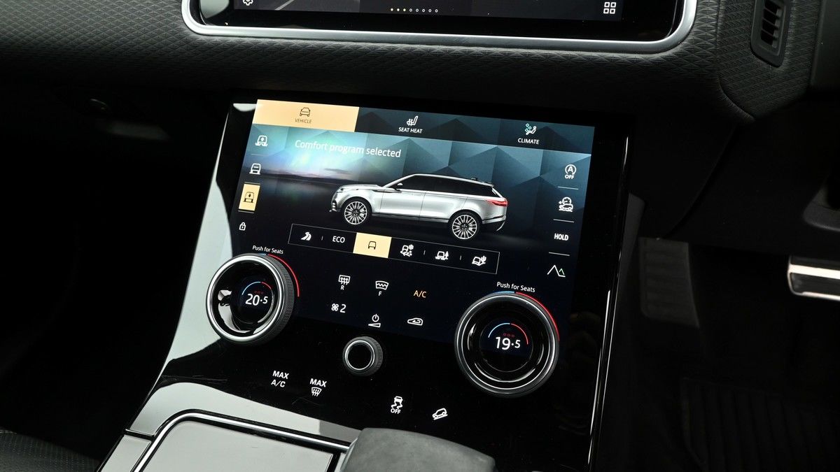 Land Rover Range Rover Velar Image 12