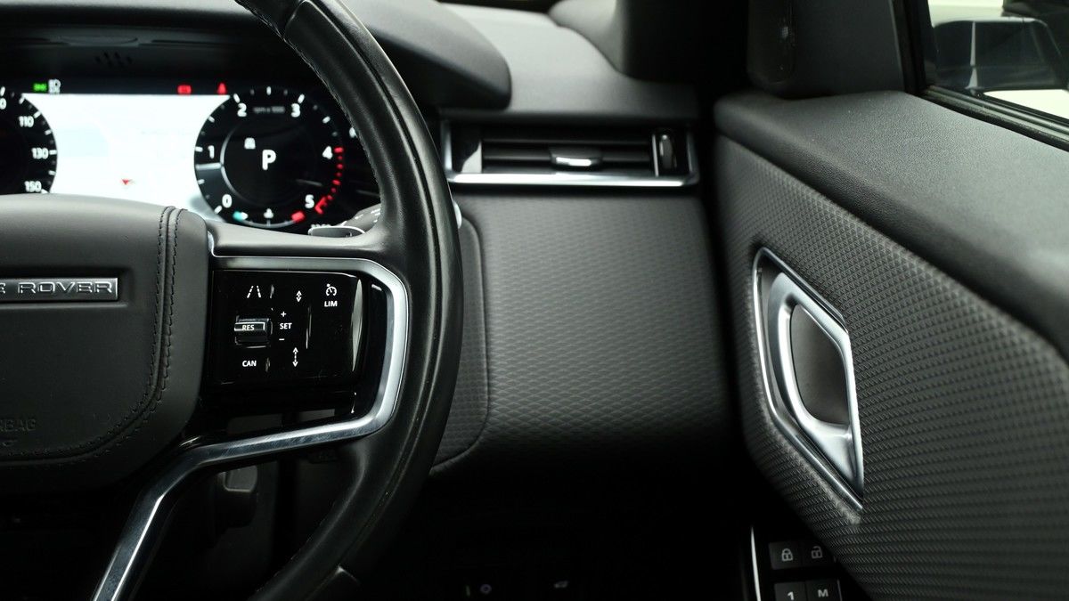 Land Rover Range Rover Velar Image 16
