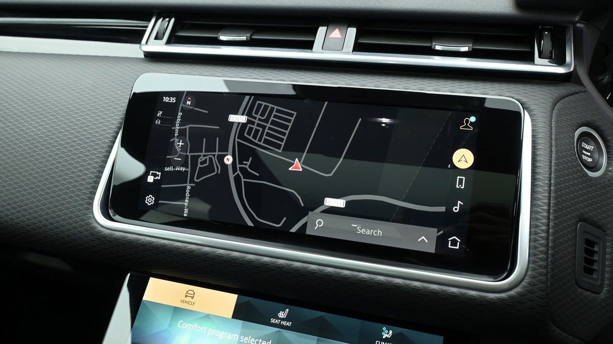 Land Rover Range Rover Velar Image 11