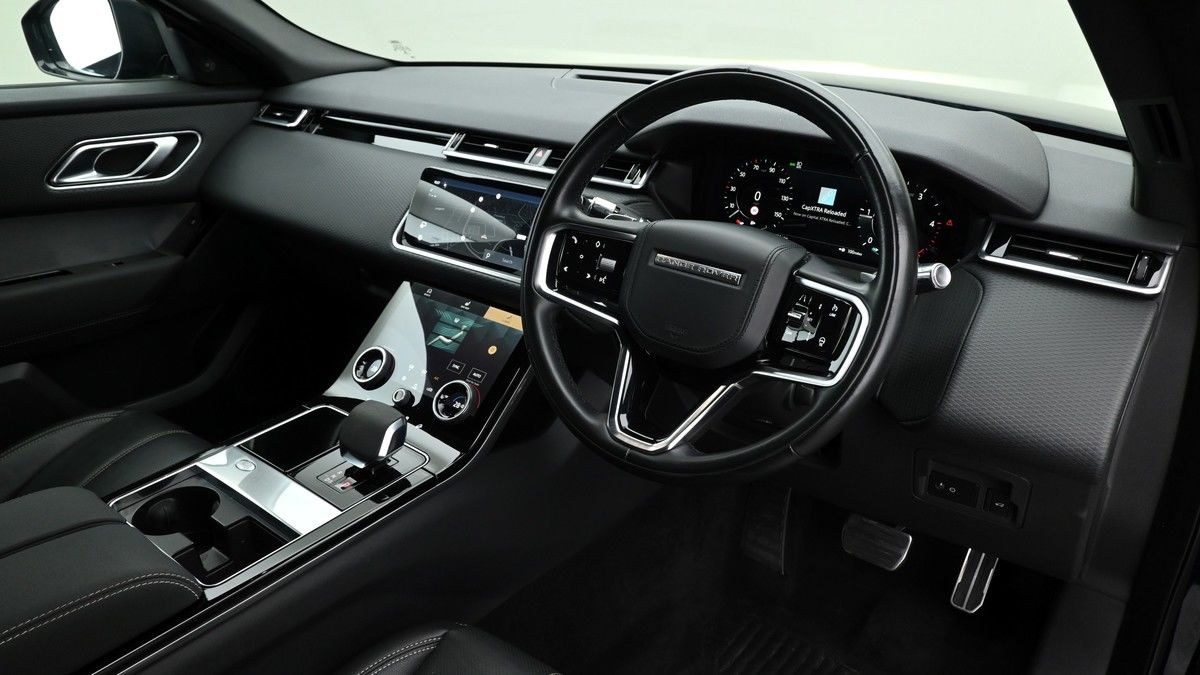 Land Rover Range Rover Velar Image 2