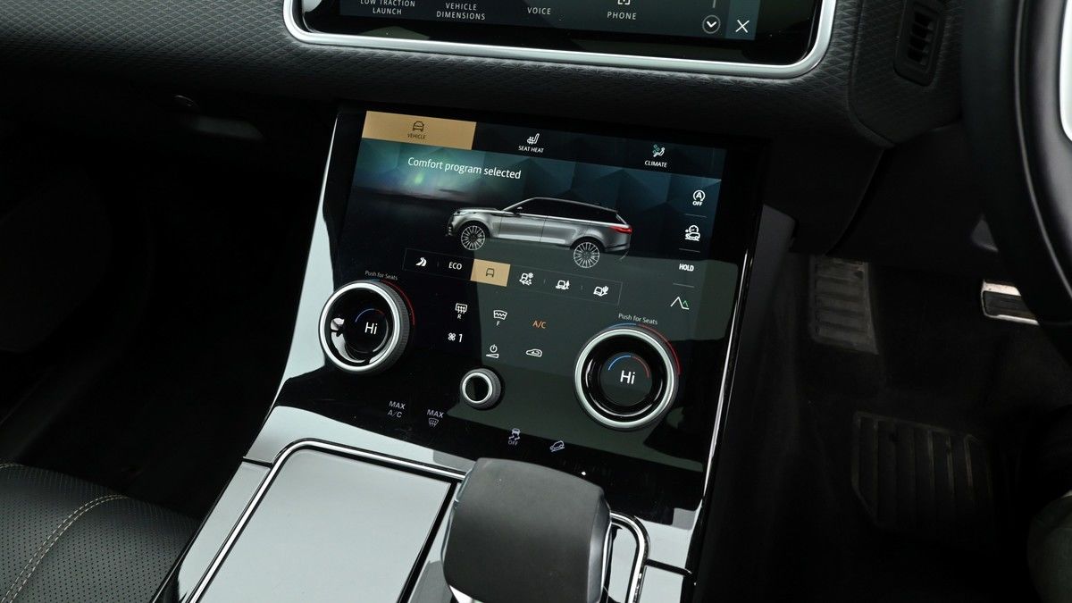 Land Rover Range Rover Velar Image 12