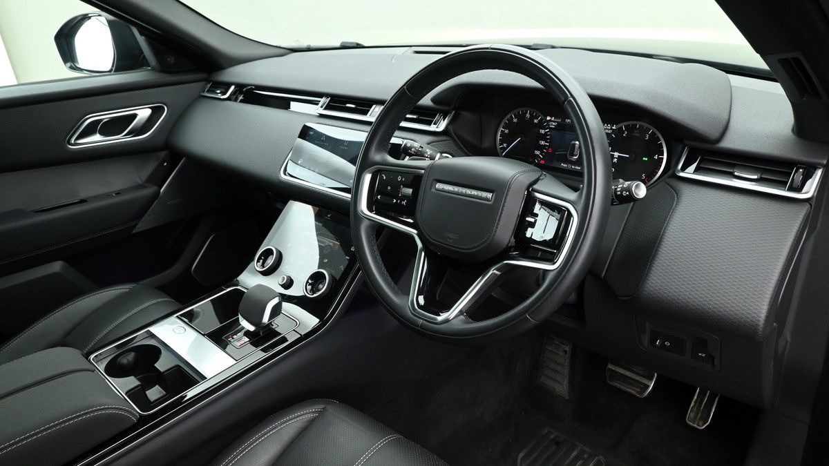 Land Rover Range Rover Velar Image 3
