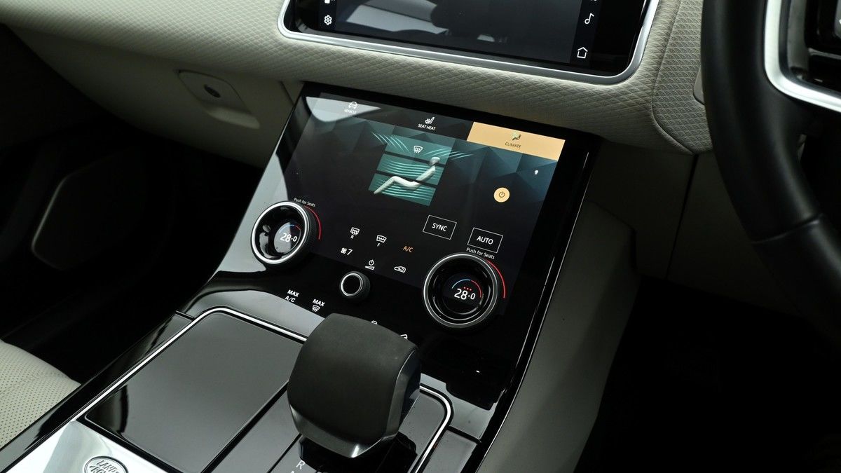 Land Rover Range Rover Velar Image 11