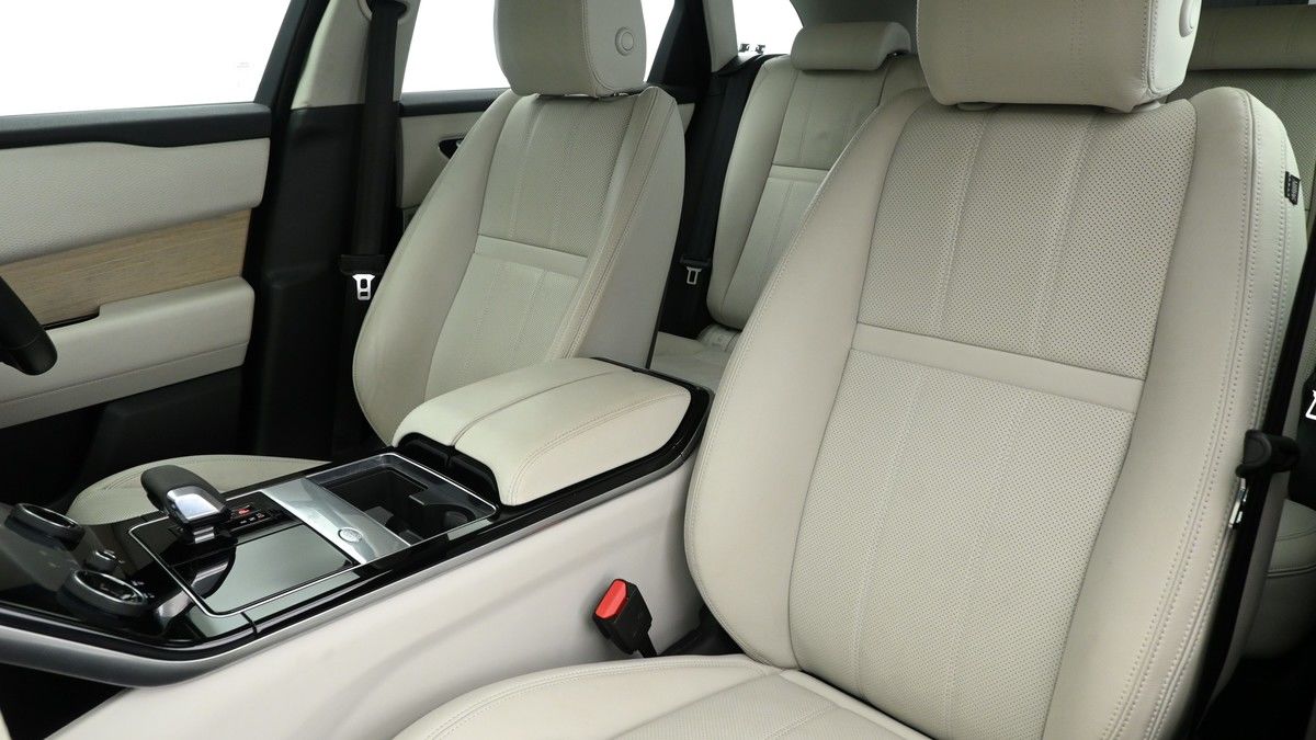 Land Rover Range Rover Velar Image 3