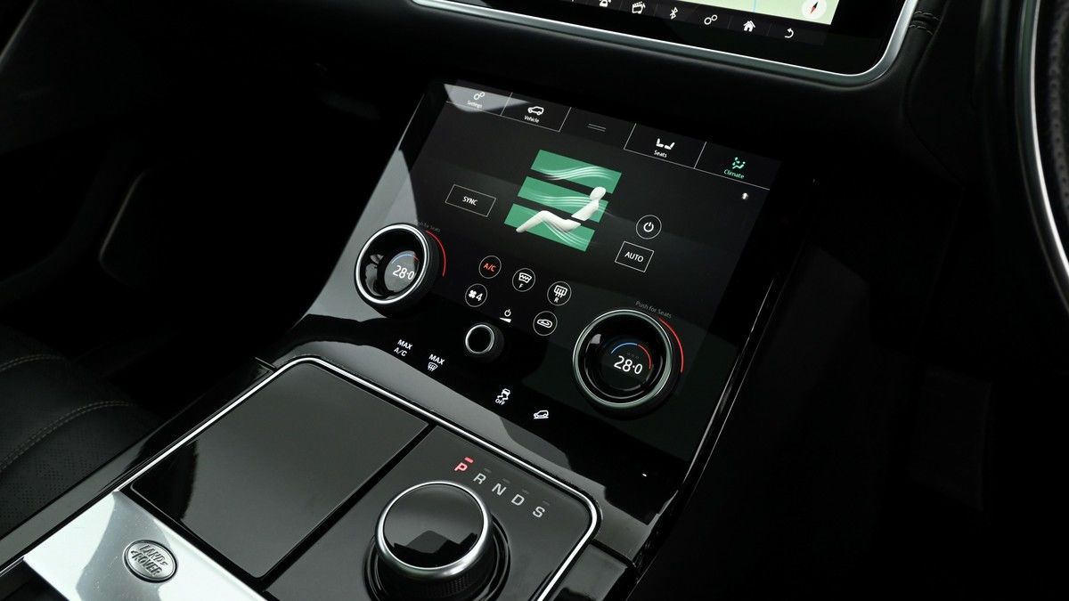 Land Rover Range Rover Velar Image 12
