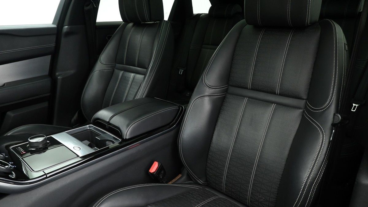 Land Rover Range Rover Velar Image 4