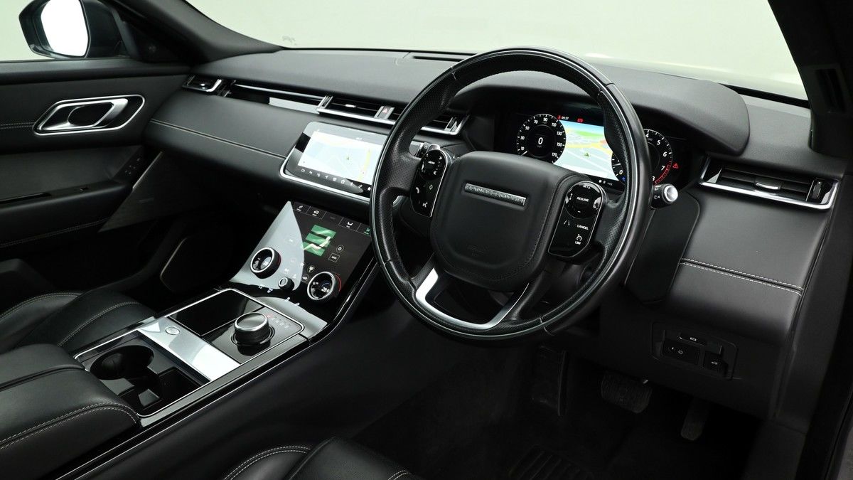 Land Rover Range Rover Velar Image 3
