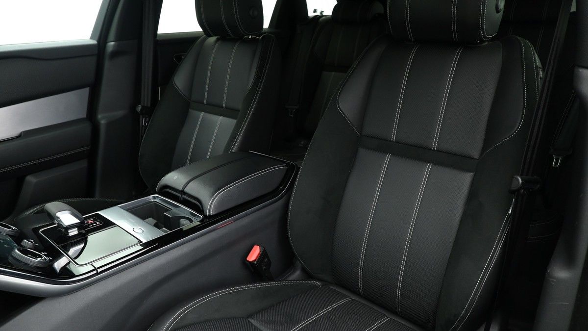 Land Rover Range Rover Velar Image 3