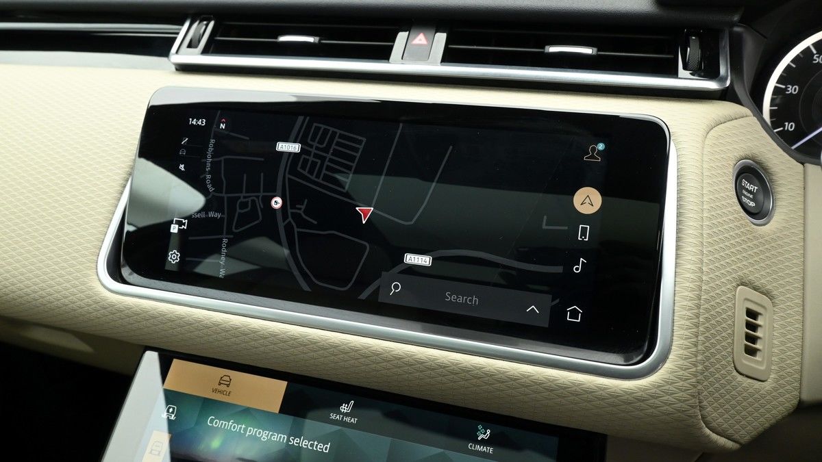 Land Rover Range Rover Velar Image 11