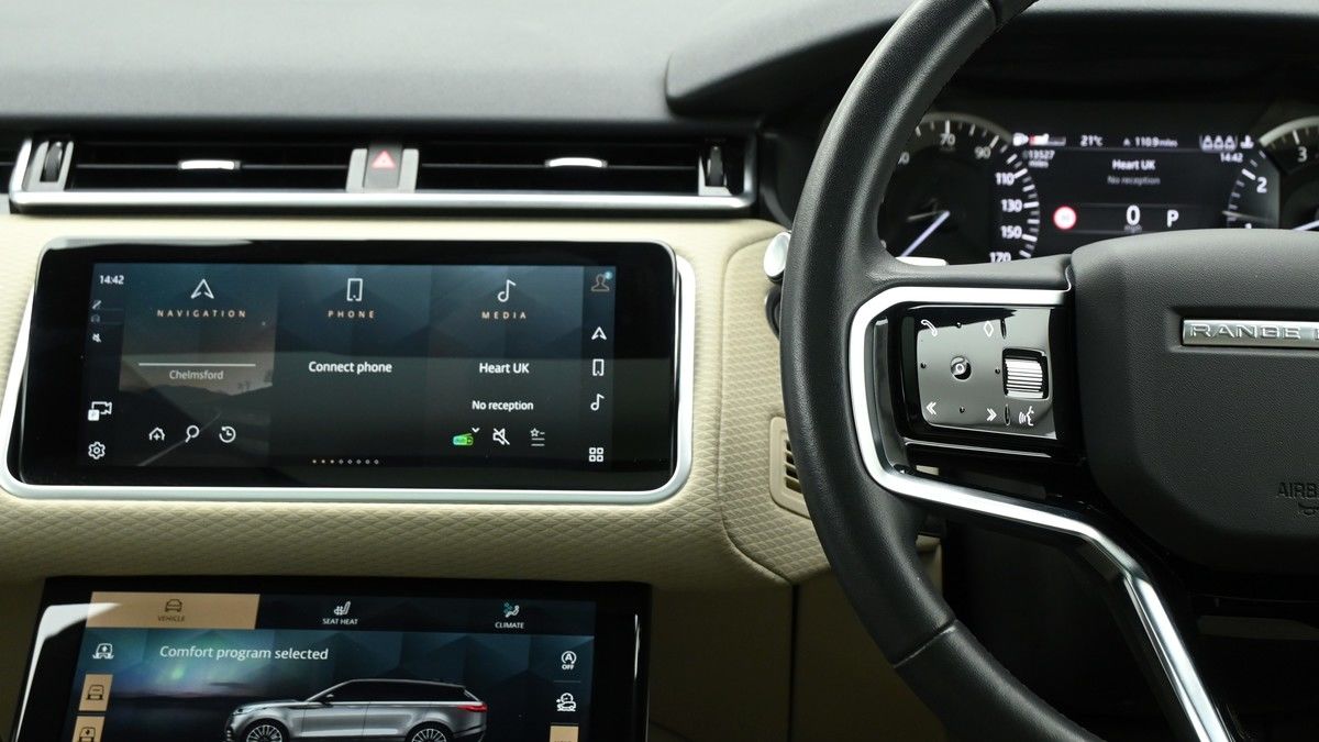 Land Rover Range Rover Velar Image 15