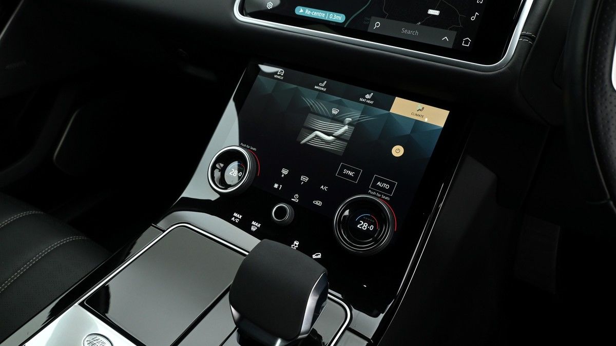 Land Rover Range Rover Velar Image 11