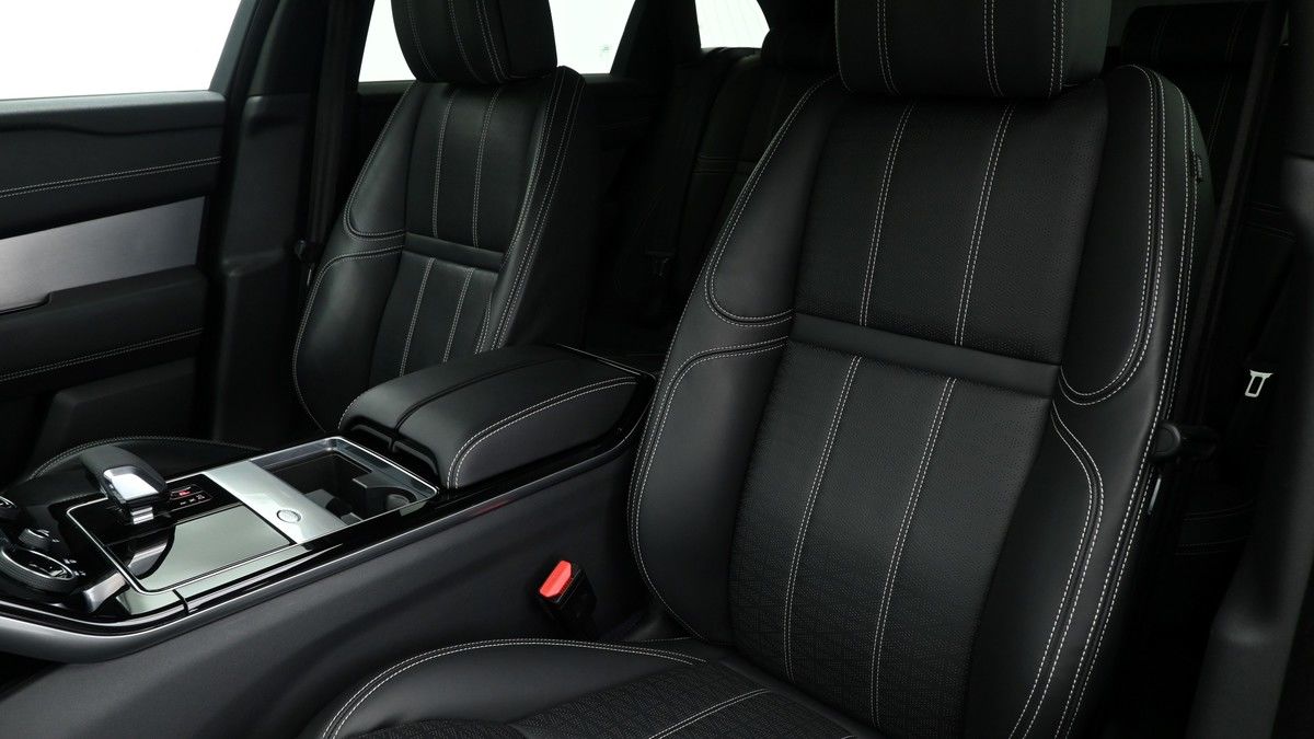 Land Rover Range Rover Velar Image 3