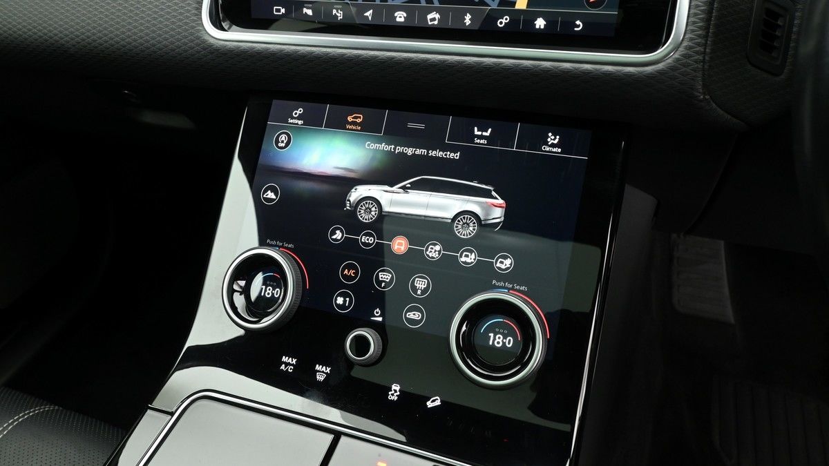Land Rover Range Rover Velar Image 12