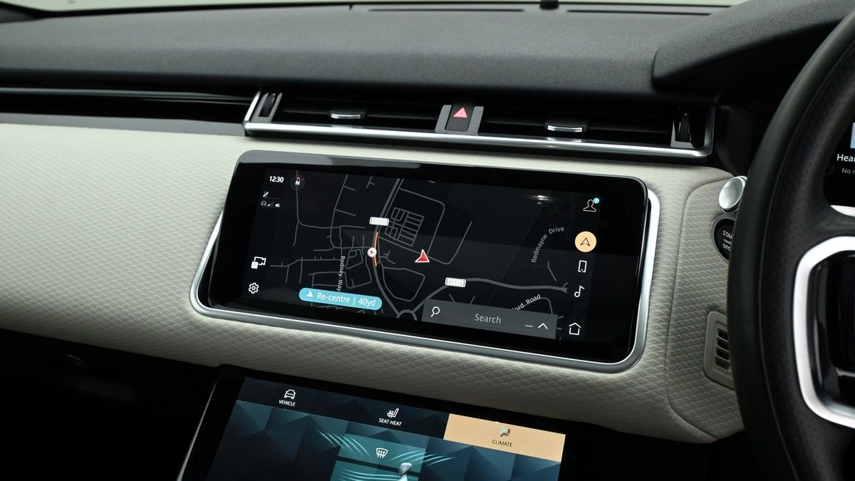 Land Rover Range Rover Velar Image 11