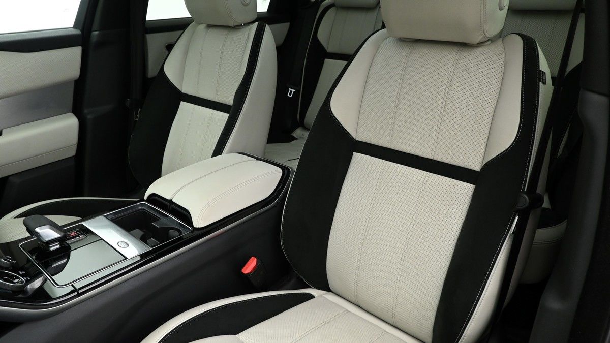 Land Rover Range Rover Velar Image 4