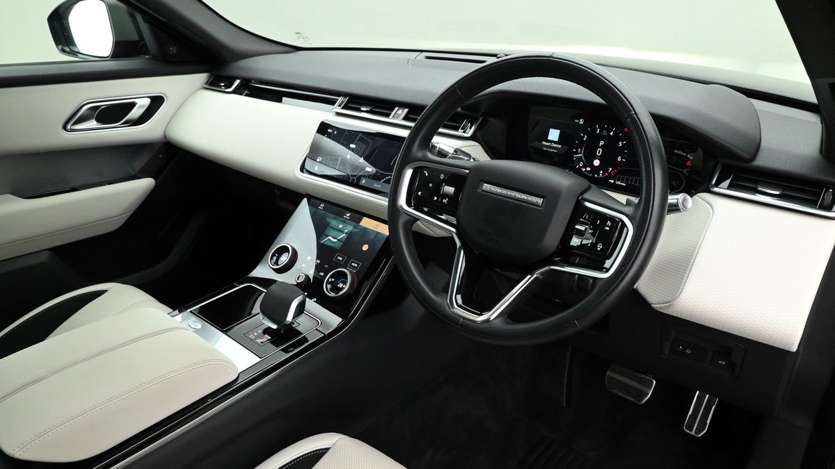 Land Rover Range Rover Velar Image 3