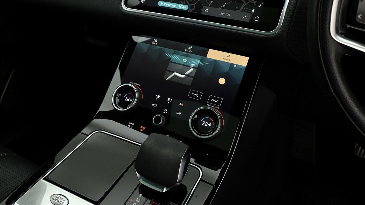 Land Rover Range Rover Velar Image 12