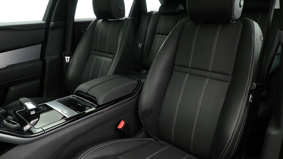 Land Rover Range Rover Velar Image 4