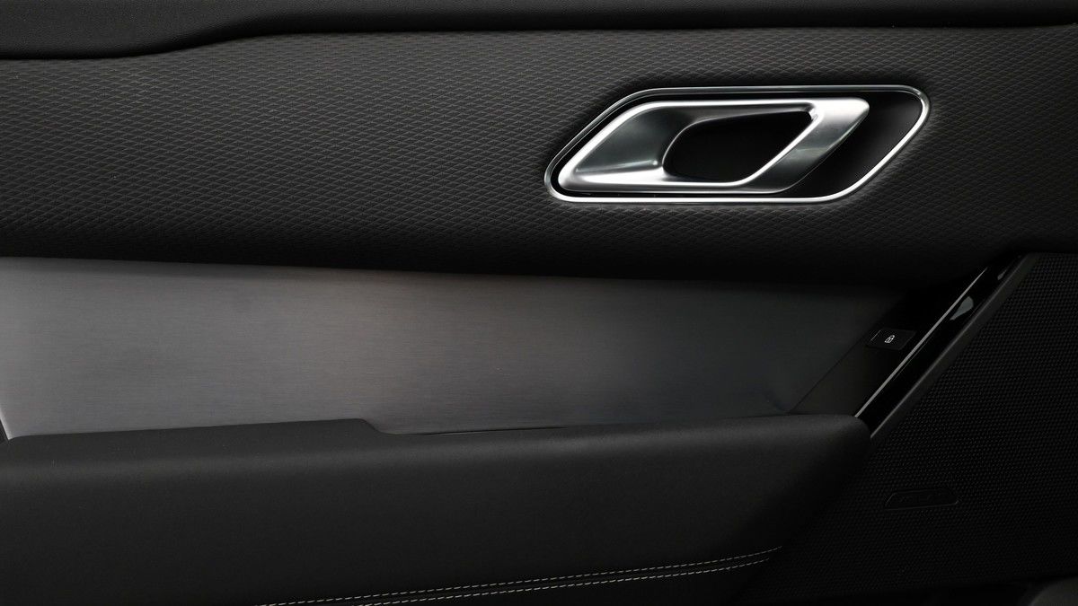 Land Rover Range Rover Velar Image 13