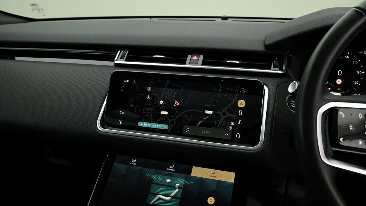 Land Rover Range Rover Velar Image 11