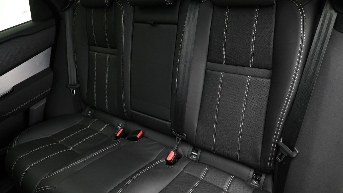 Land Rover Range Rover Velar Image 5