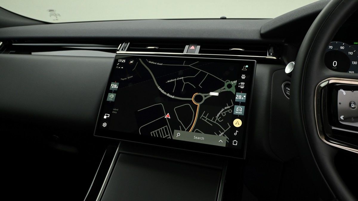 Land Rover Range Rover Velar Image 11