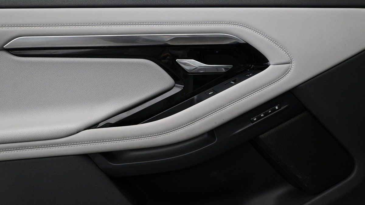 Land Rover Range Rover Evoque Image 13