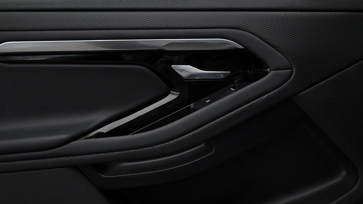 Land Rover Range Rover Evoque Image 12
