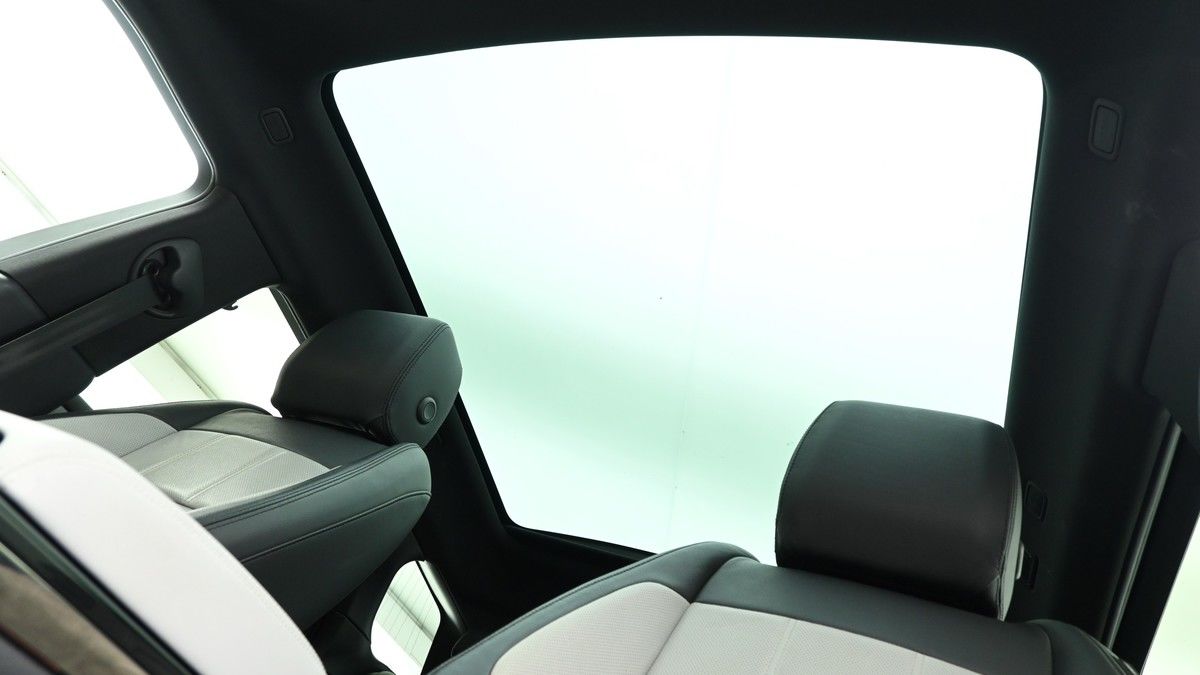 Land Rover Range Rover Evoque Image 2