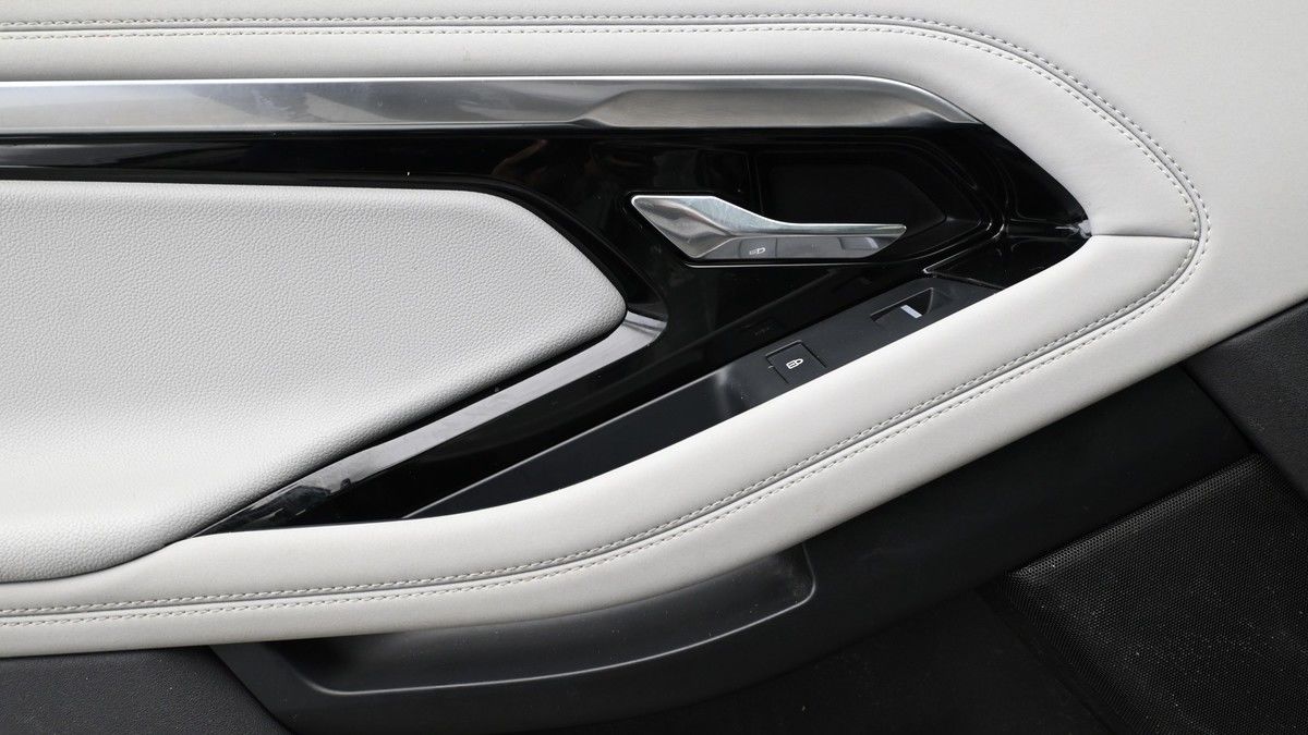 Land Rover Range Rover Evoque Image 13