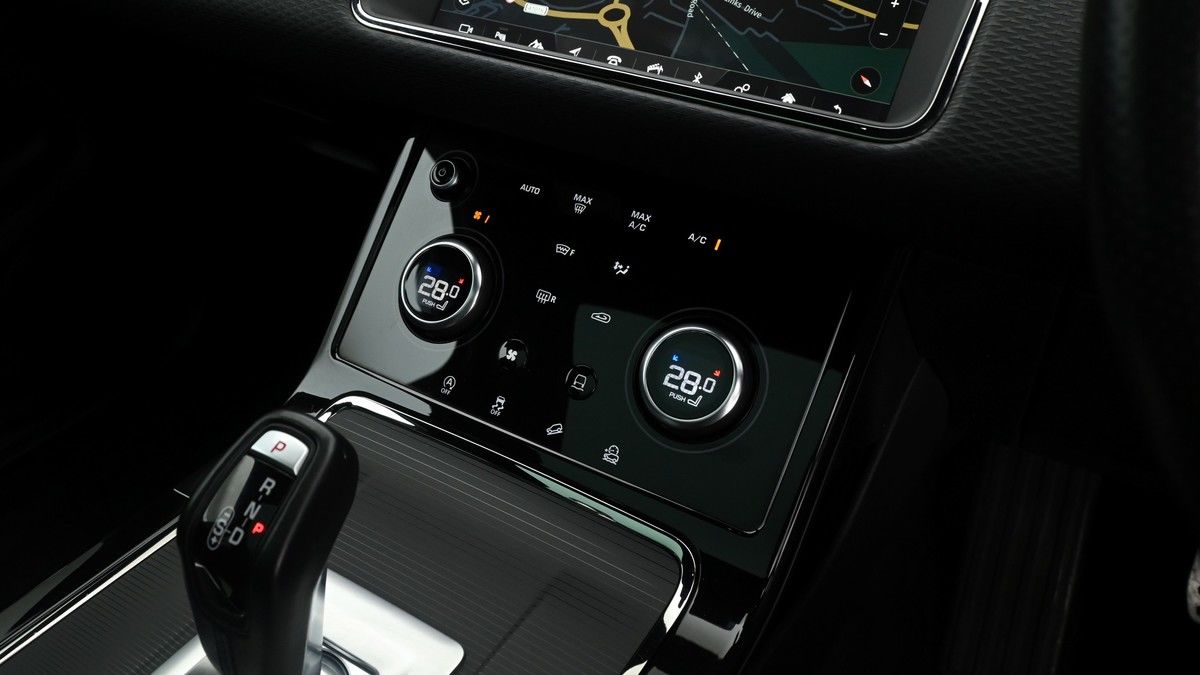 Land Rover Range Rover Evoque Image 12