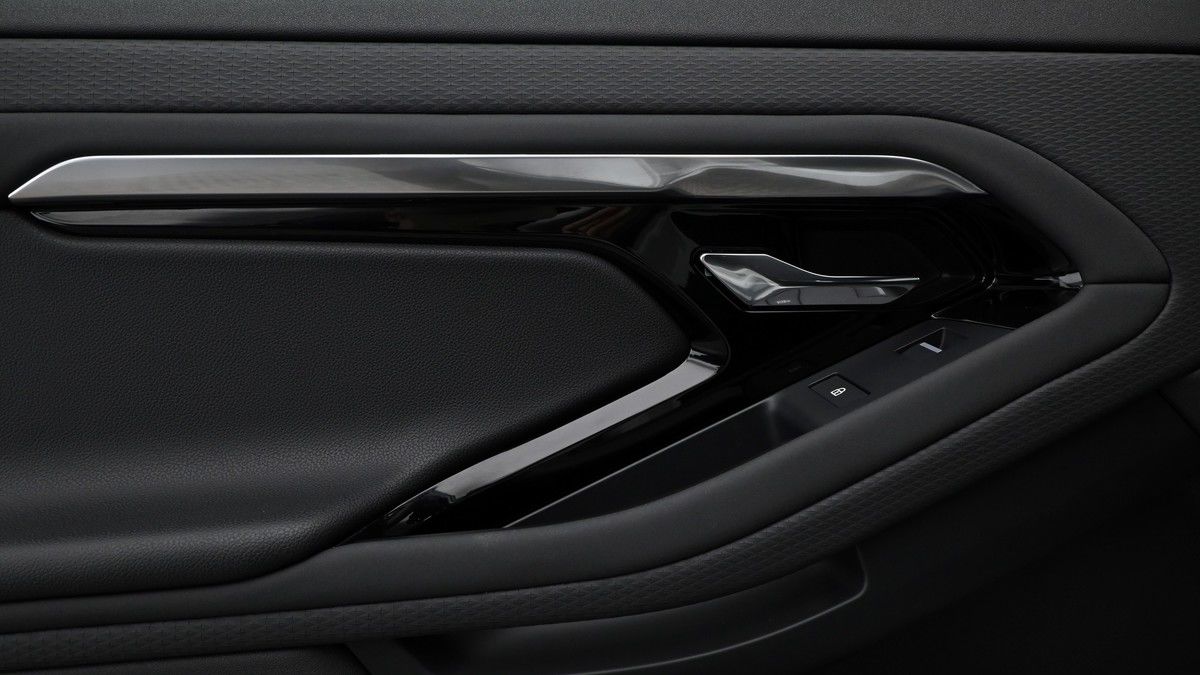 Land Rover Range Rover Evoque Image 12