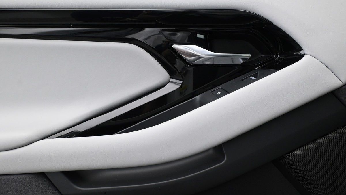 Land Rover Range Rover Evoque Image 13