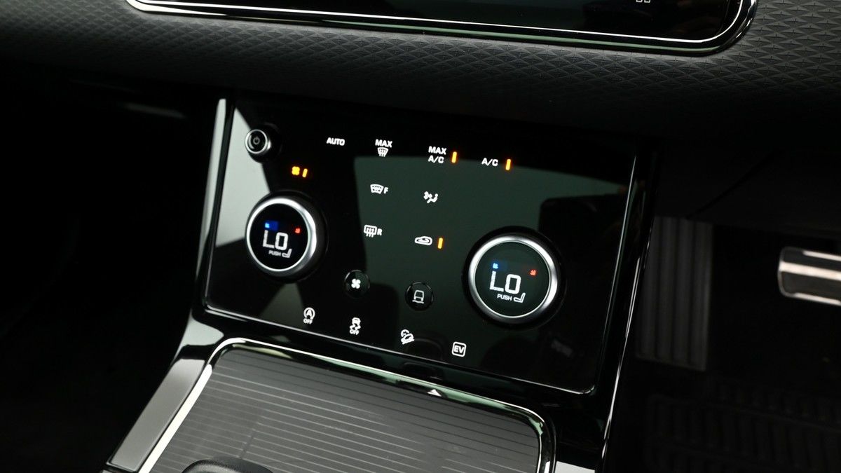 Land Rover Range Rover Evoque Image 11