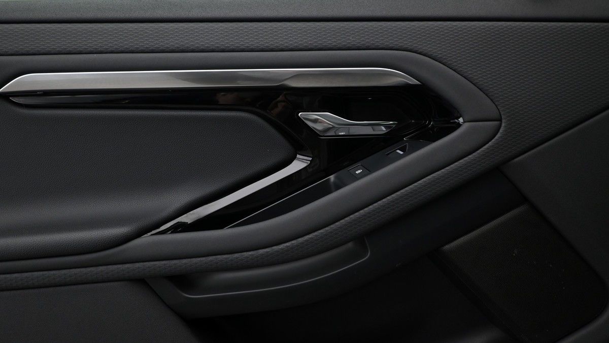 Land Rover Range Rover Evoque Image 13