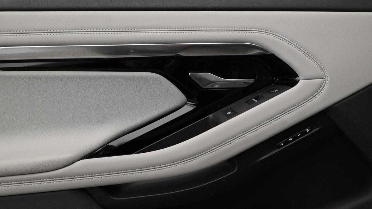 Land Rover Range Rover Evoque Image 12