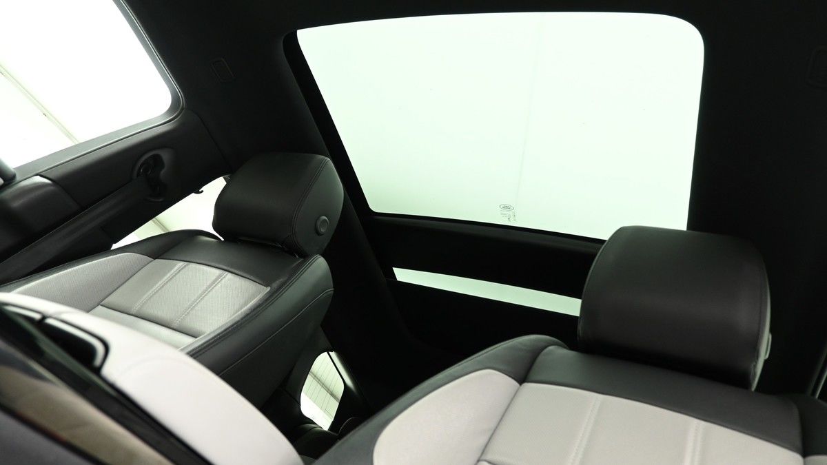 Land Rover Range Rover Evoque Image 2