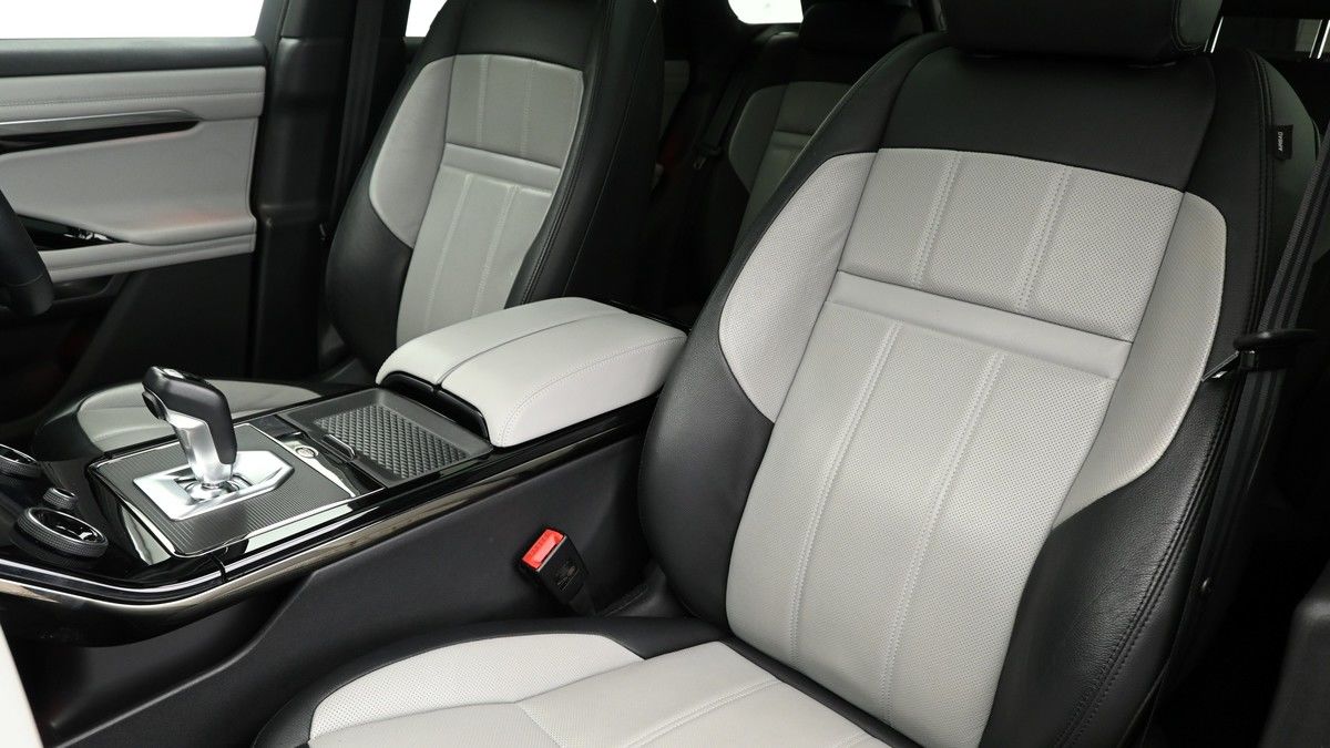 Land Rover Range Rover Evoque Image 4