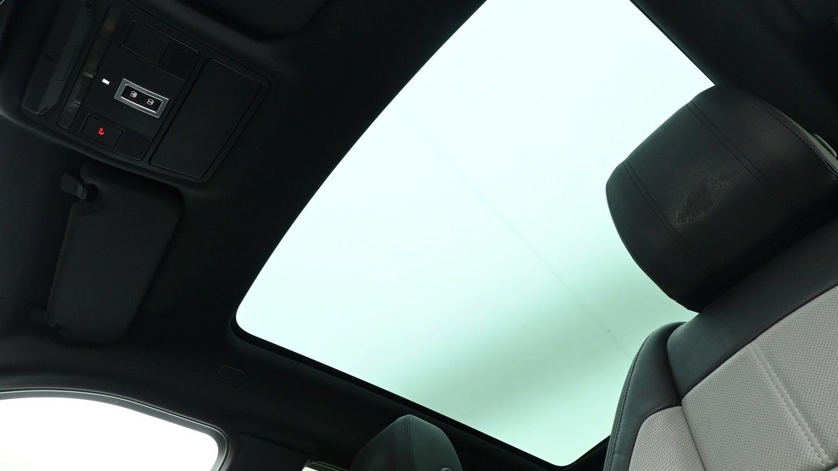 Land Rover Range Rover Evoque Image 2