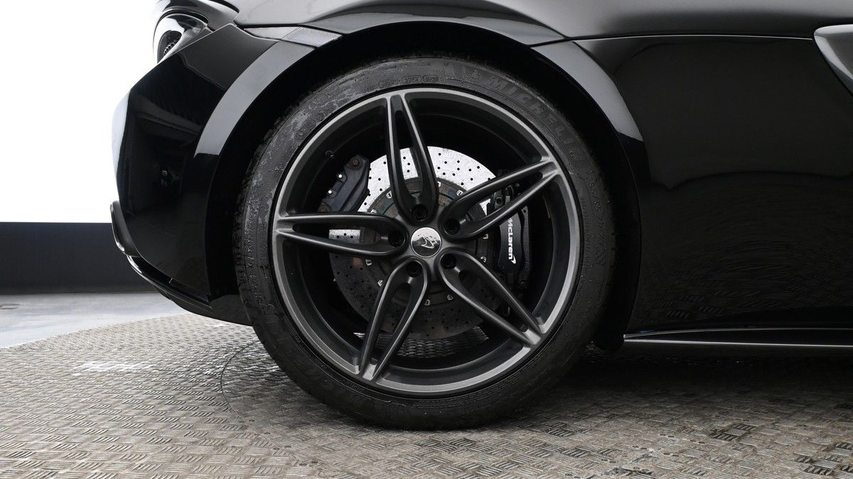 McLaren 570S Image 17