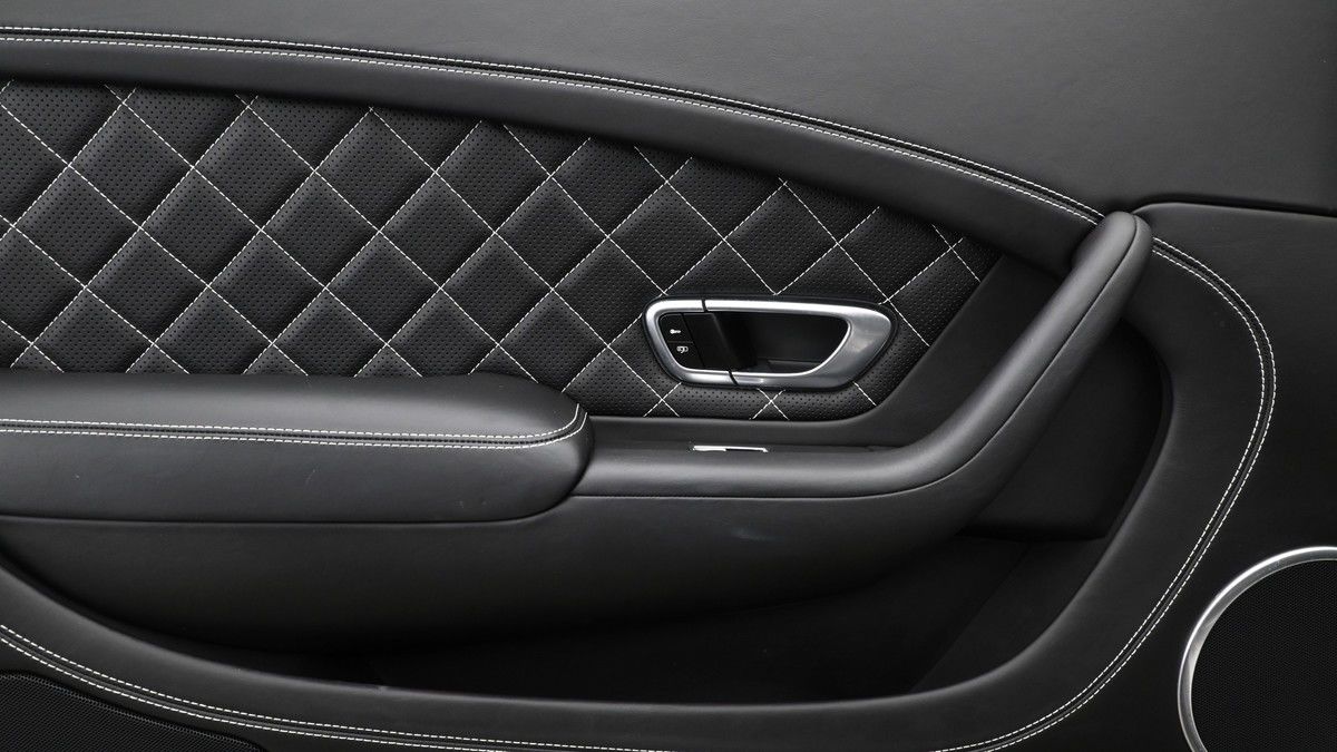 Bentley Continental Image 13