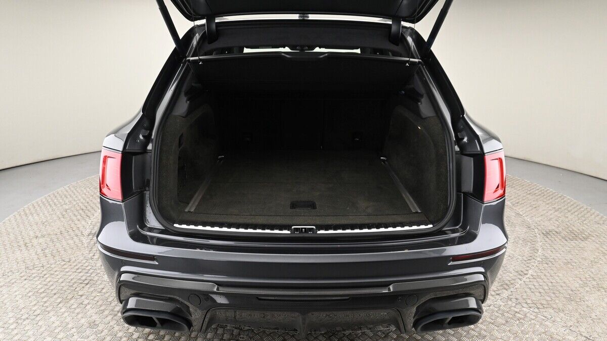 Bentley Bentayga Image 10
