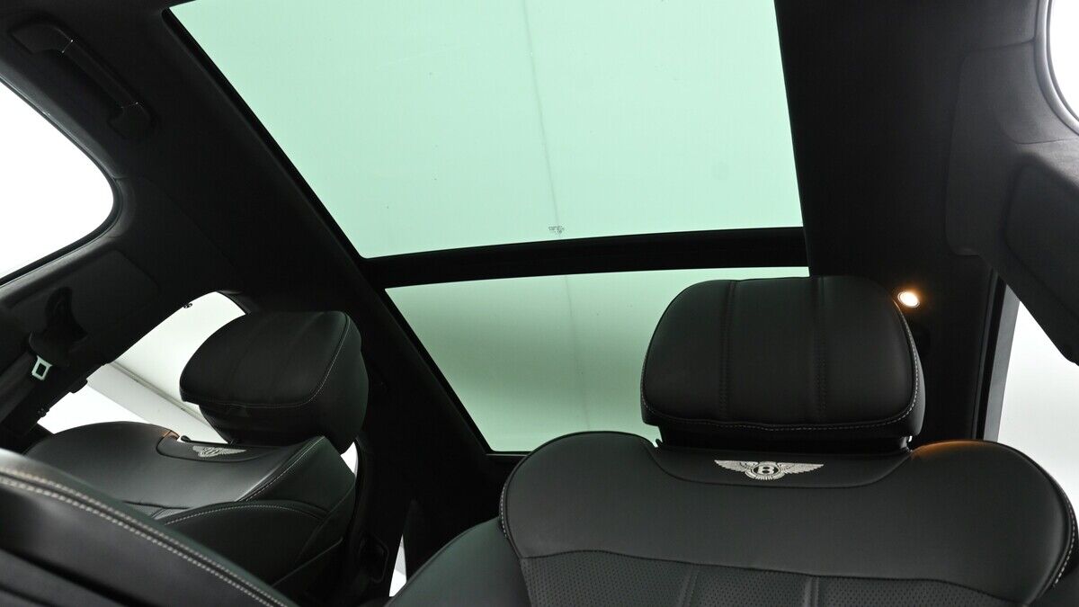 Bentley Bentayga Image 2