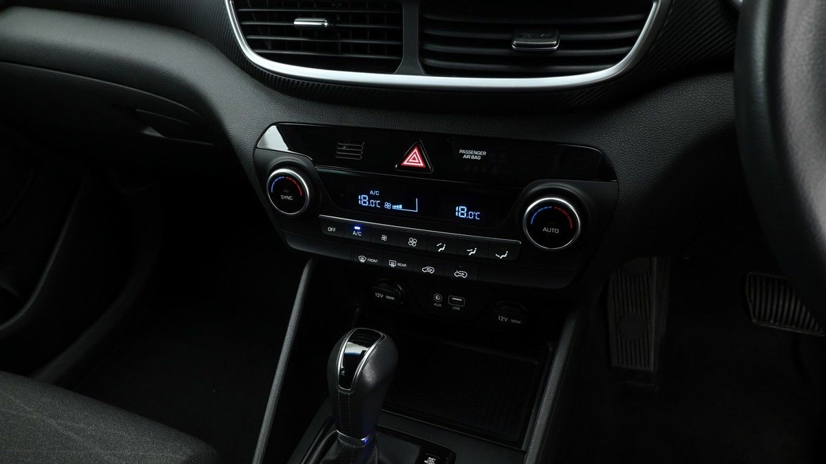 Hyundai TUCSON Image 12