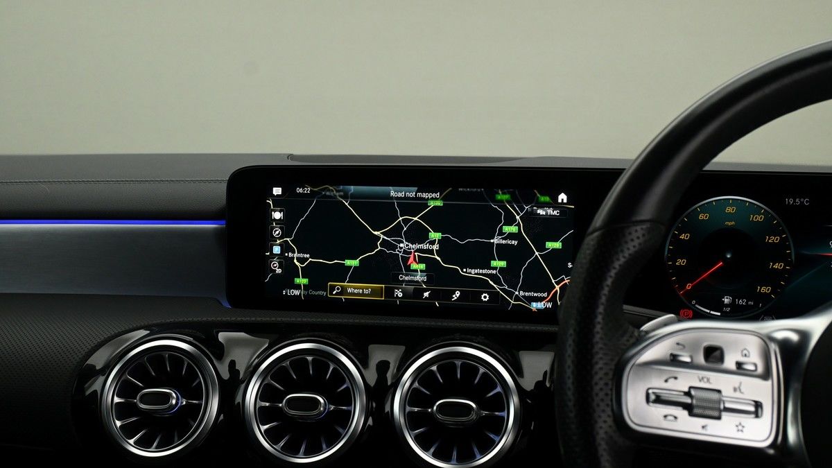 Mercedes-Benz CLA Image 10