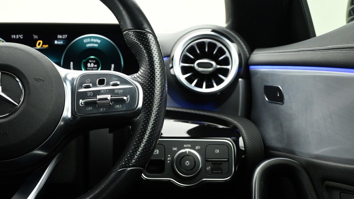 Mercedes-Benz CLA Image 15