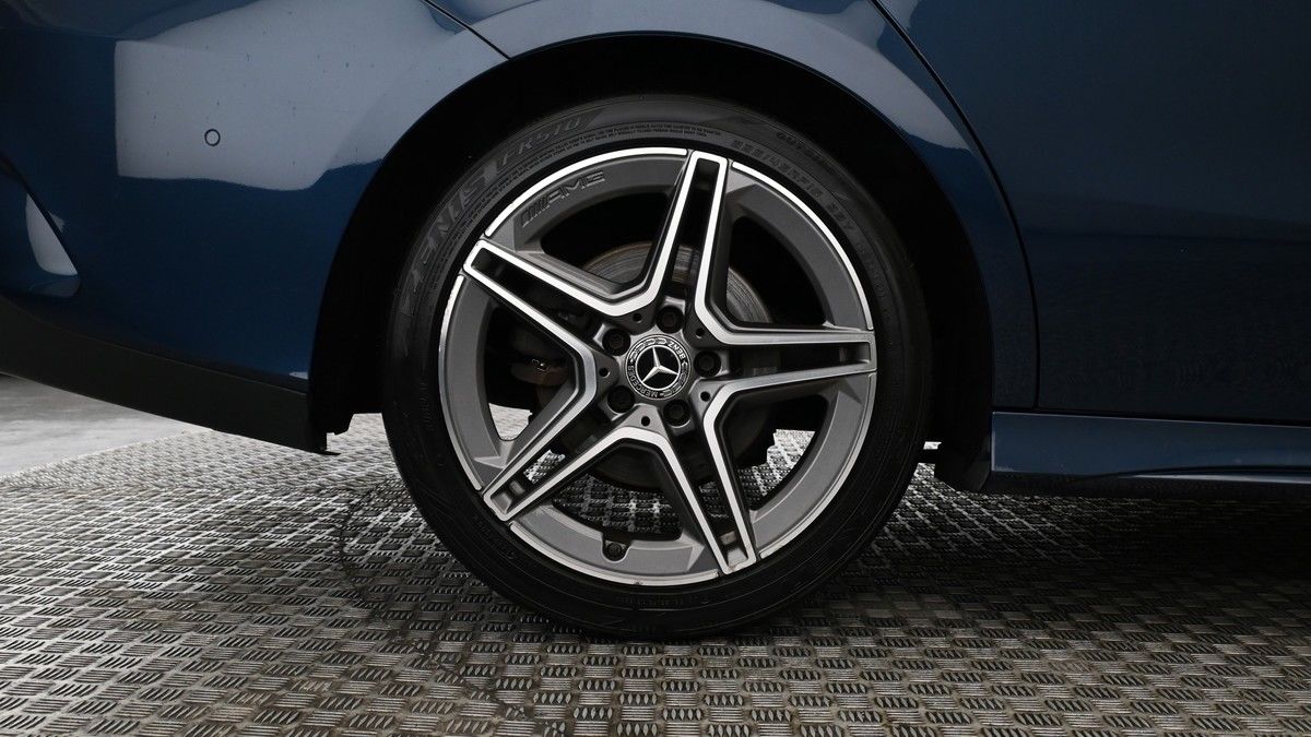 Mercedes-Benz CLA Image 8