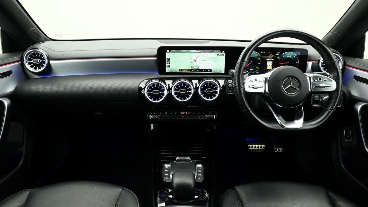 Mercedes-Benz CLA Image 14