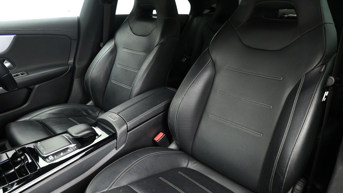 Mercedes-Benz CLA Image 4