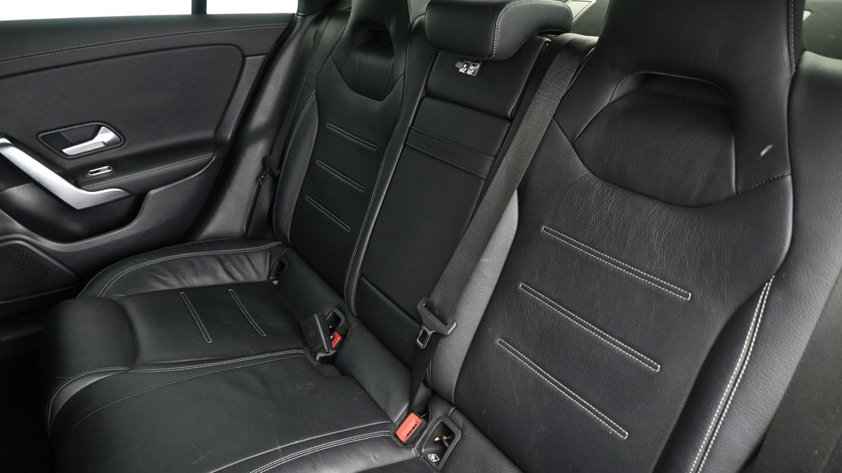 Mercedes-Benz CLA Image 5